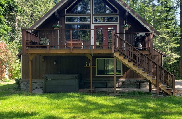 Farragut Village Chalet