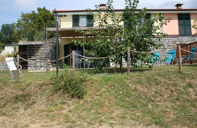 faszinierender ligurischer Blick, weit weg vom Chaos und nah an den Perlen der Riviera