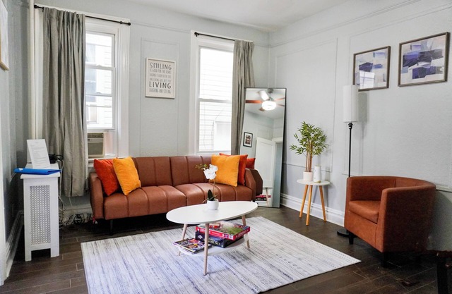 Fascinating apartment 10 min path and 20 min New York