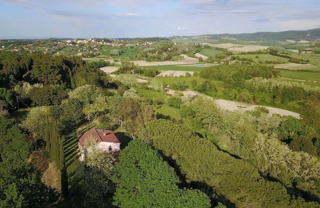 Agricola Sforni-Ferienhäuser mit Swimmingpool und Tennisplatz