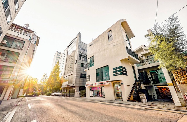 FB Tailored Service Home near Hongik University Station