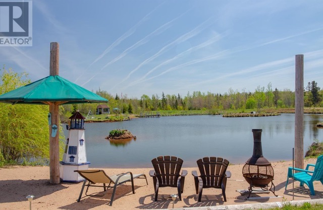 Featuring lake views, quiet, beautiful scenery, large green areas