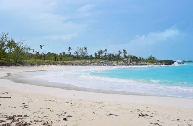 February Point Oceanfront Villa, New Owner Rates, Includes Free Day Boat Rental