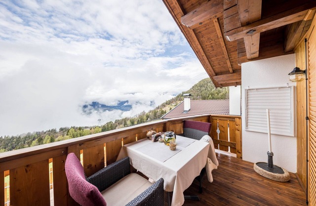 Wohlfühlurlaub Eichernhof Apartment Kirschblüte auf Wunsch leckeres Vitalfrühstück und Abendessen