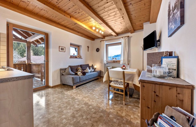 Wohlfühlurlaub Eichernhof Apartment Kirschblüte auf Wunsch leckeres Vitalfrühstück und Abendessen