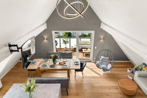 FeelGood Ferienhaus - 212 qm mit Sauna, Garten, Terrasse, Grill - 2 Apartments - für Familien & Gruppen - Mitten in Deutschland