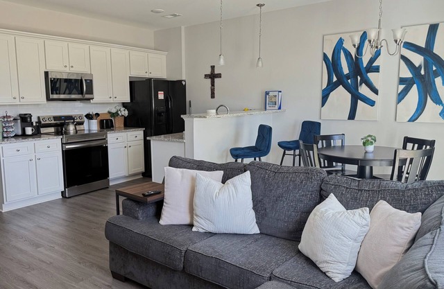 Feels Like Home! Columbia near Fort Jackson - Perfect for Families and Groups