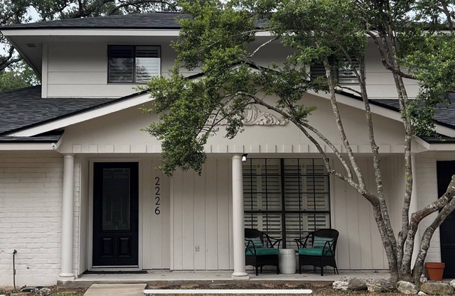 Feels like home. Cozy home in a quiet family-friendly neighborhood.