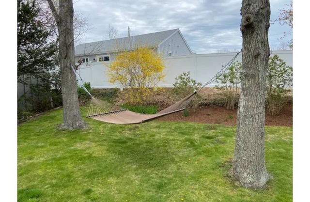 Feet in sand, then return to yard, hammock, deck, outdoor shower, bbq, fire pit!