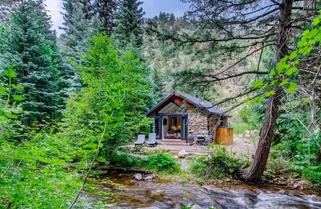 FELDSPAR Minimalist Modern WATERFRONT Cabin