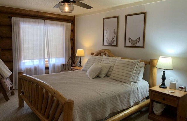 Fence Lake Condo #10 - Docking, WIFI, Beach