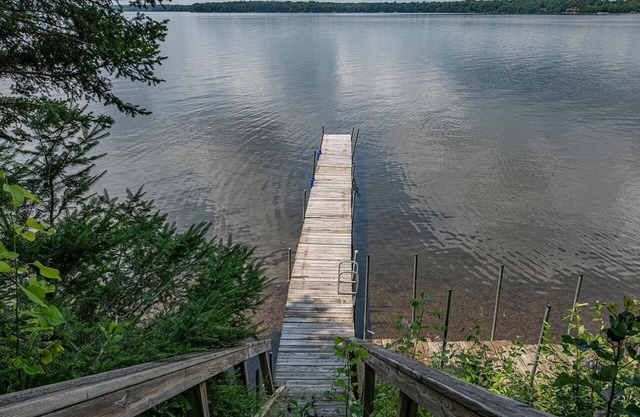 Fence Lake Retreat w/ dock