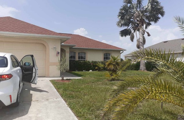 Fenced, Family and Pet friendly Villa.