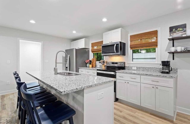 Fenced In|Updated|Pets OK|3 Bed 2 Bath|Walkable DT