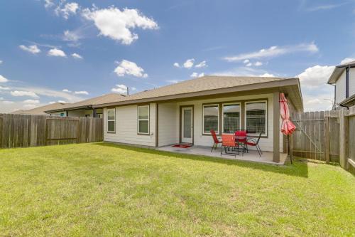 Fenced Yard and Home Office Quiet Home in Richmond