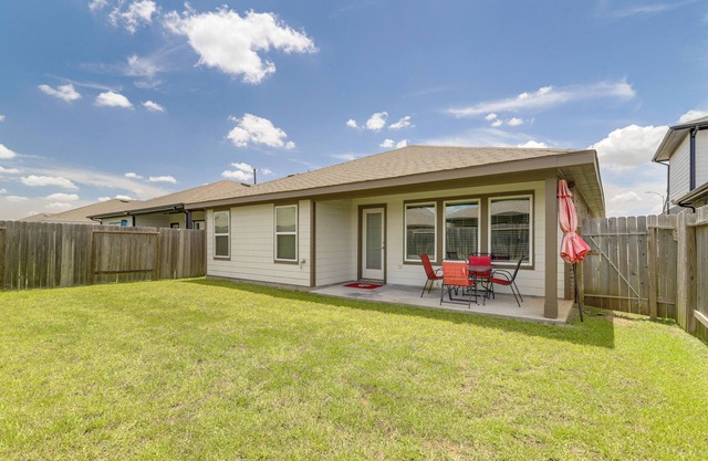 Fenced Yard & Home Office: Quiet Home in Richmond