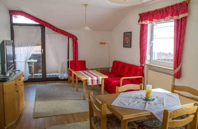 Feriendomizil in ruhiger Lage mit Balkon & Ausblick in die Ferne