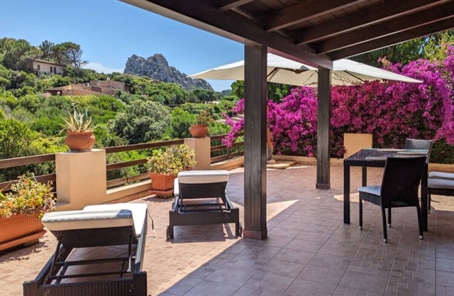 Ferienhaus in ruhiger Lage mit riesiger Terrasse mit 2 Schlaf- und 2 Badezimmern