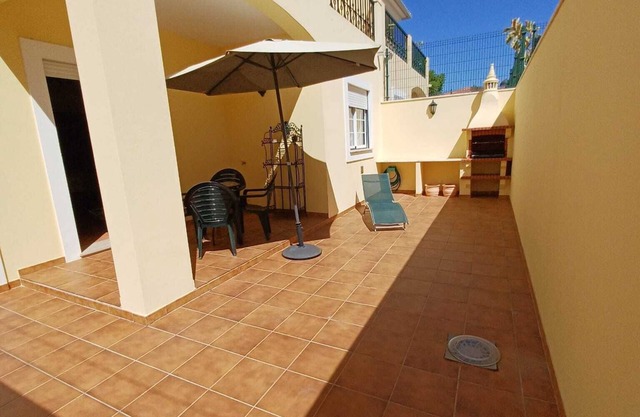 Ferienhaus mit Terrasse und Balkon in ruhiger Lage von Faro
