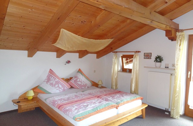 Ferienwohnung Nr. 2, 2-4 Personen, 55 qm, Balkon mit Blick auf die Berge