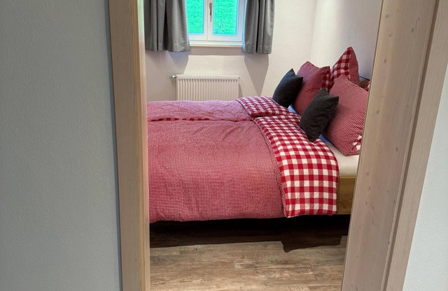 Ferienwohnung 2 mit 2 Schlafzimmer, priv. Sauna und traumhaften Salzwasser-Pool
