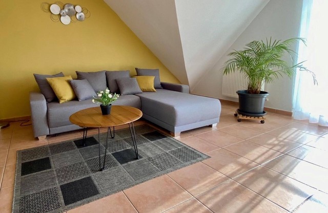Ferienwohnung 5, OG mit 1 Schlafzimmer, Balkon - Ferienwohnungen Dehn