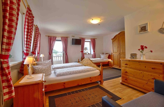 Ferienwohnung 6 mit Süd-Ostbalkon