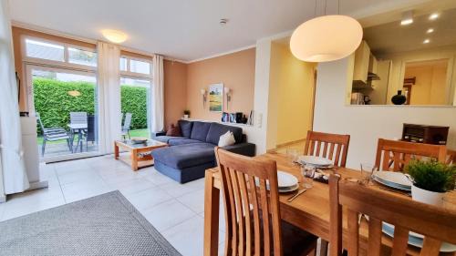 Ferienwohnung "Baltic Sunrise" mit Garten an der Ostseeküste
