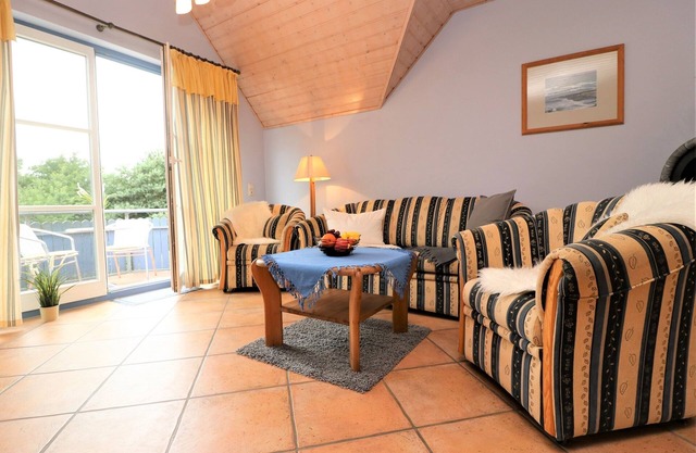 Ferienwohnung mit Balkon direkt hinter dem Deich