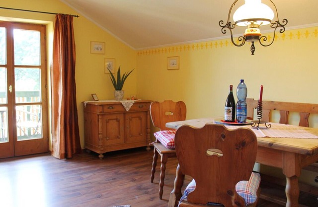 Ferienwohnung mit Südbalkon und Weitblick ins Rottal