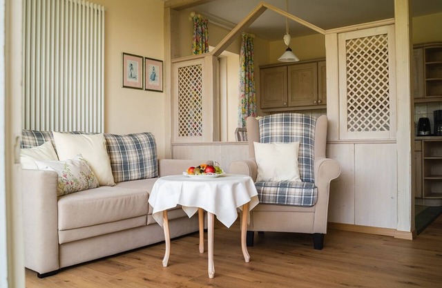 Ferienwohnung mit Balkon und Blick in den Garten