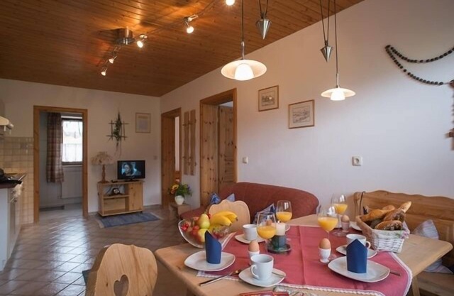 Ferienwohnung Nr. 3, 55 qm, 2 Schlafzimmer, Balkon, 4 Sterne, 5 Pers.