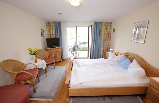 Ferienwohnung Nr. 6 bis 4 Personen, 45 qm, im EG mit 2 Schlafzimmer, Terrasse mit Blick Richtung See