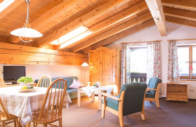 Ferienwohnung Rauschberg, 4 Pers., 1 Schlaf- und 1 Wohn/Schlafraum, 52 m²