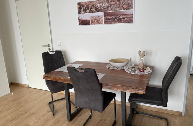 Neu renoviertes Ferien-Appartement mit überdachten Balkon
