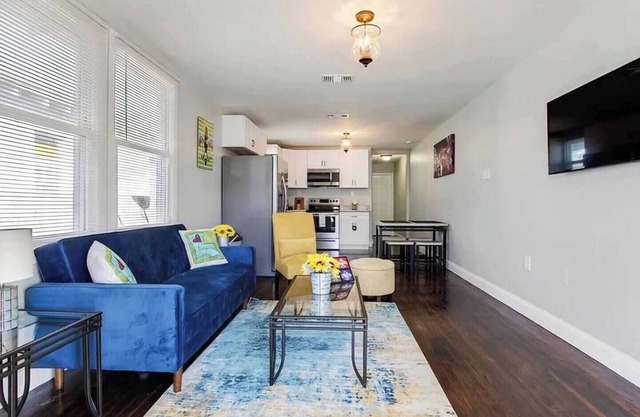 Festive NOLA Suite