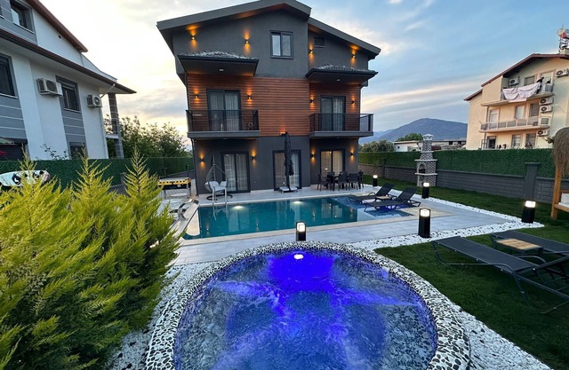 Fethiye Merkeze 6 Kişilik Lüks Villa