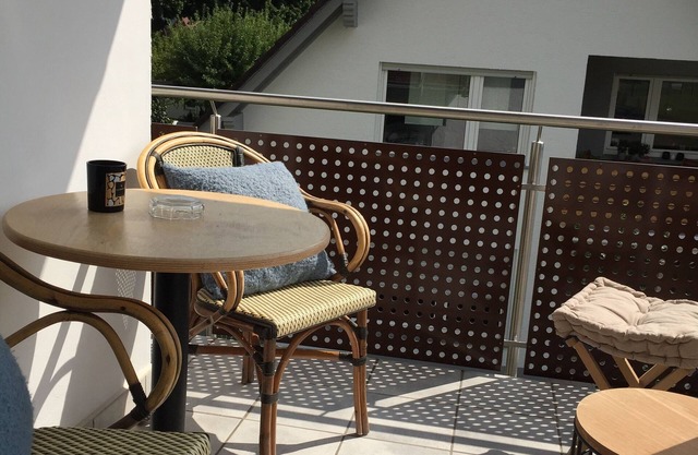 Neue moderne **** FEWO auf 100 qm . Wandern, R1, Weser , Schloß Corvey, Höxter