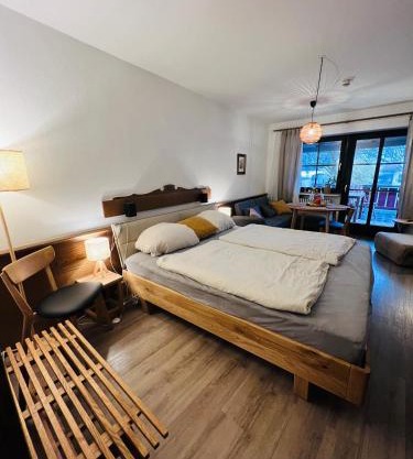 Fewo mit toller Dachterrasse & Bademantelgang zur Wohlfühltherme im neuen Stil