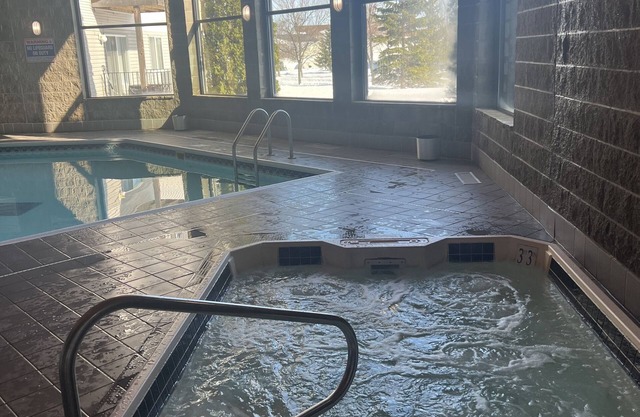 Fgo apt NEXT to hospital! Cute cozy underground parking