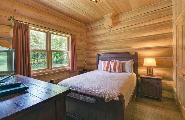Fiddler Lake Cottage #24 - Comfy Rabbit
