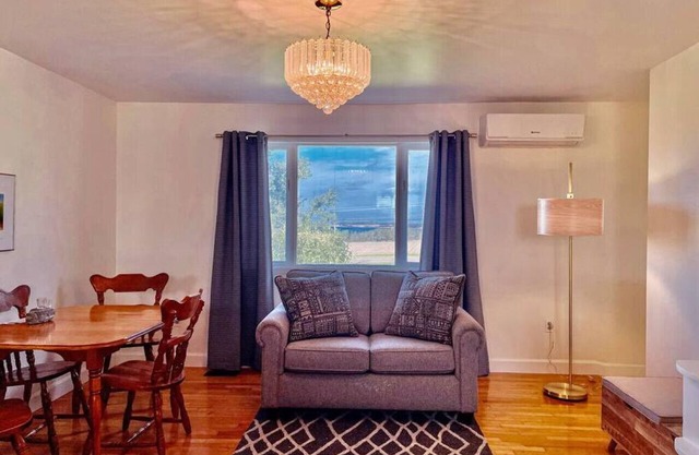 Field & Bay Apartment