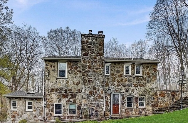 Fieldstone Farm House on 11 acres, Appalachian Trail, 1.5 hrs outside NYC