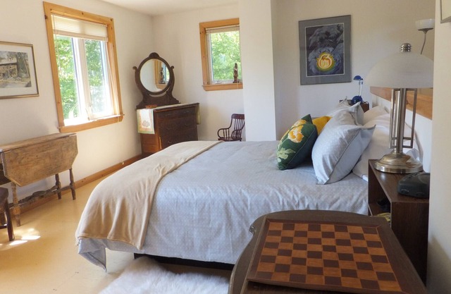 FieldStone Garden - Private & Peaceful