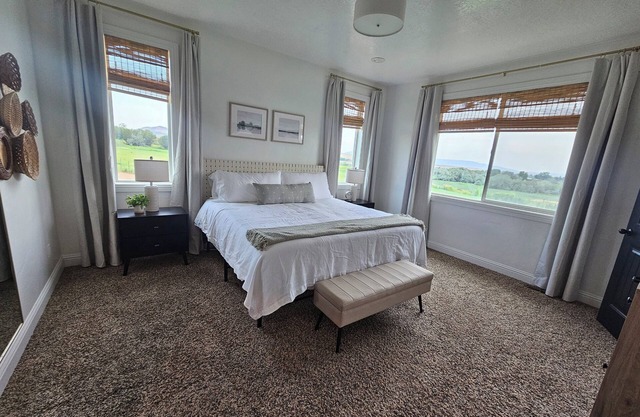 Fieldview - Charming 3-bedroom house, peaceful cul-de-sac, stunning field views