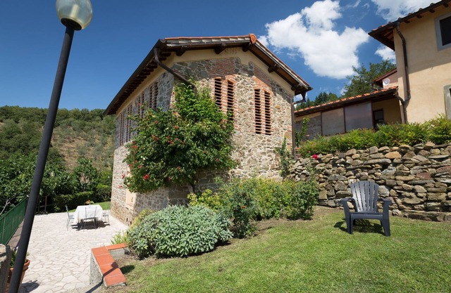 Exklusives Loft in Bauernhaus, Schwimmbecken, PVC-Terrasse mit herrlichem Blick