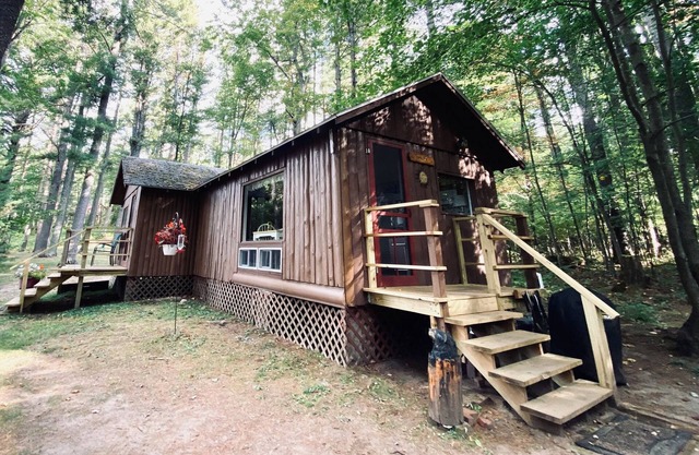 Fichte - Fischer und Familienfreundliche Hütte am Ufer des Nord Trout Lake.
