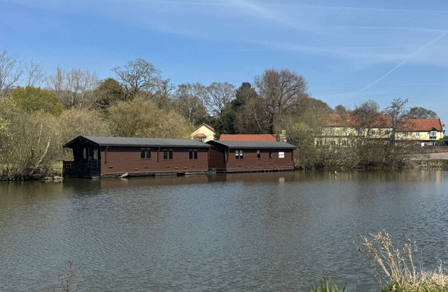 Filby Broads Lodge Houseboat