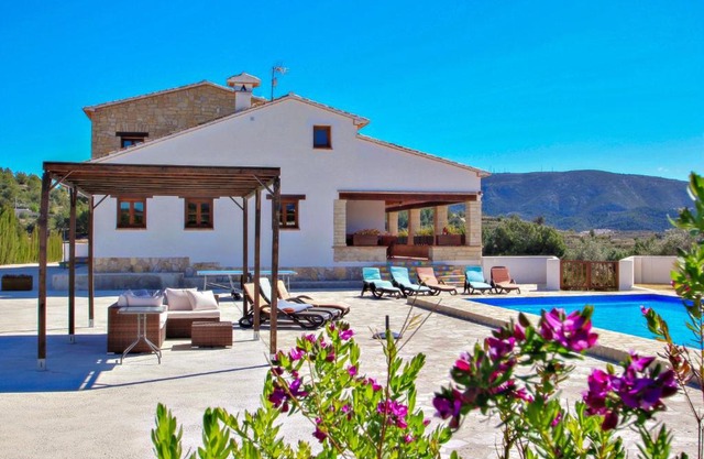 Finca Argudo - private pool villa in Moraira