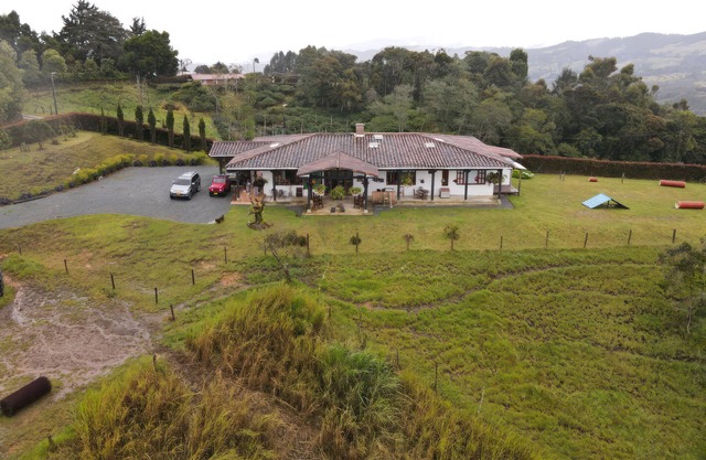 Finca con Caballos y Barbacoa en Envigado, Antioquia